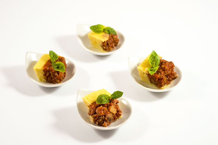 polenta con sugo di funghi