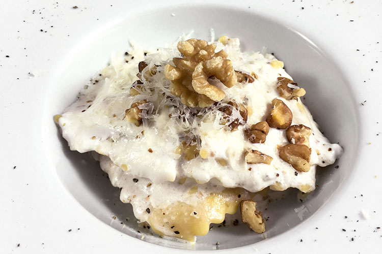 ravioli maremmani noci e pecorino